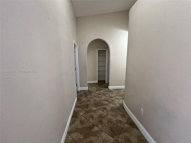 8842 NW 142nd Ln, Miami Lakes, FL 33018
