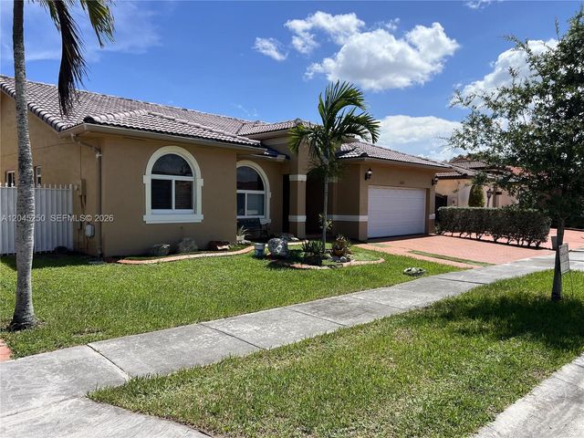 8842 NW 142nd Ln, Miami Lakes, FL 33018