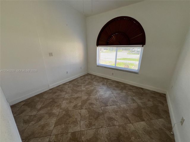 8842 NW 142nd Ln, Miami Lakes, FL 33018
