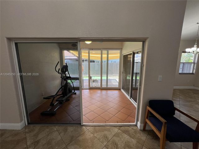 8842 NW 142nd Ln, Miami Lakes, FL 33018