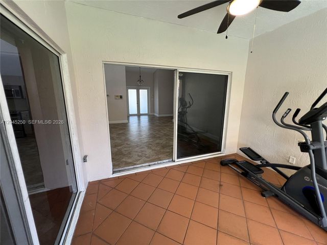 8842 NW 142nd Ln, Miami Lakes, FL 33018