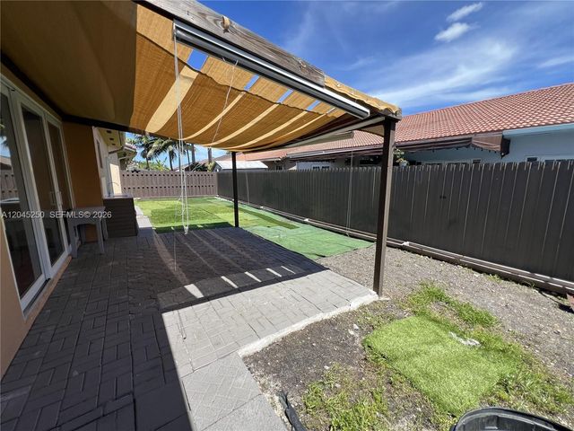 8842 NW 142nd Ln, Miami Lakes, FL 33018