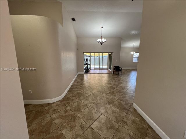 8842 NW 142nd Ln, Miami Lakes, FL 33018