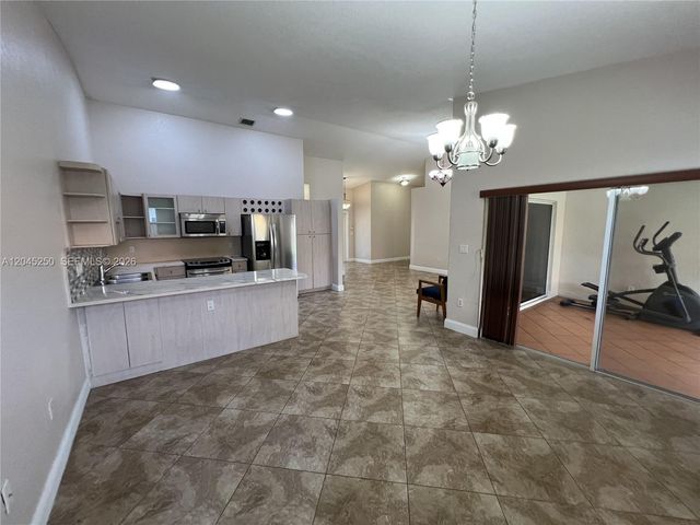 8842 NW 142nd Ln, Miami Lakes, FL 33018