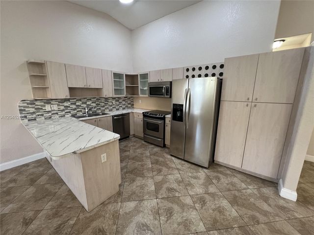 8842 NW 142nd Ln, Miami Lakes, FL 33018