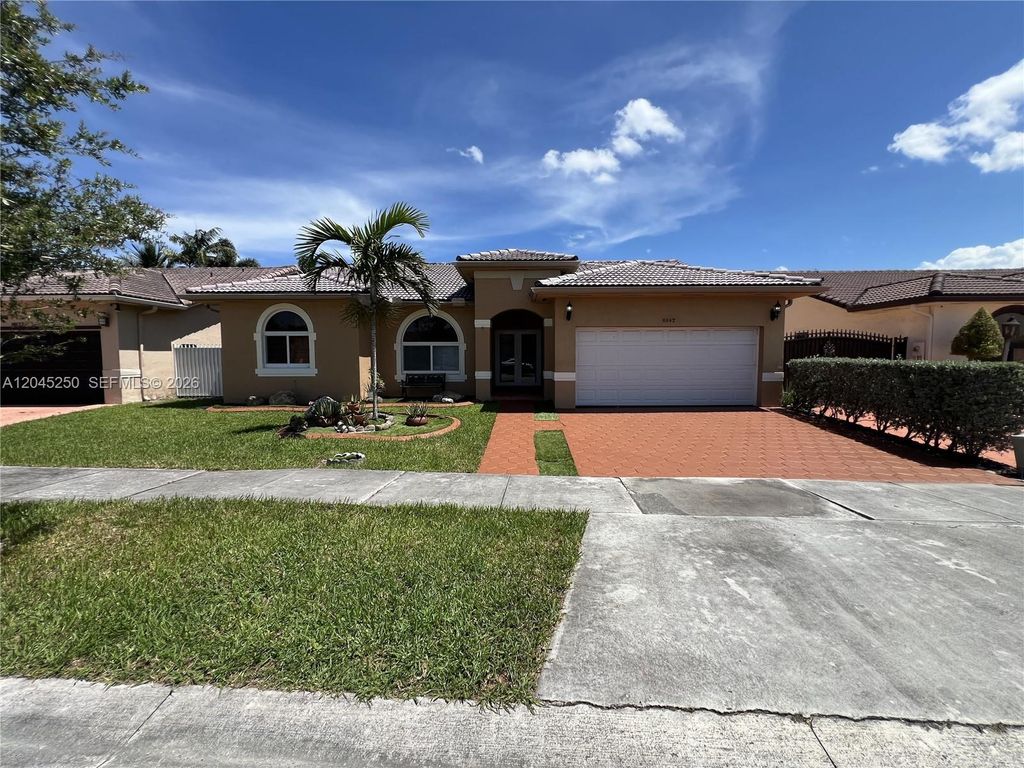 8842 NW 142nd Ln, Miami Lakes, FL 33018