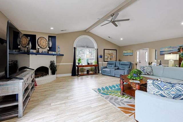 510 3rd Ave. S, Surfside Beach, SC 29575
