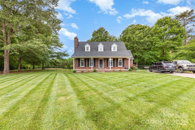 3049 Stablegate Drive, Gastonia, NC 28052