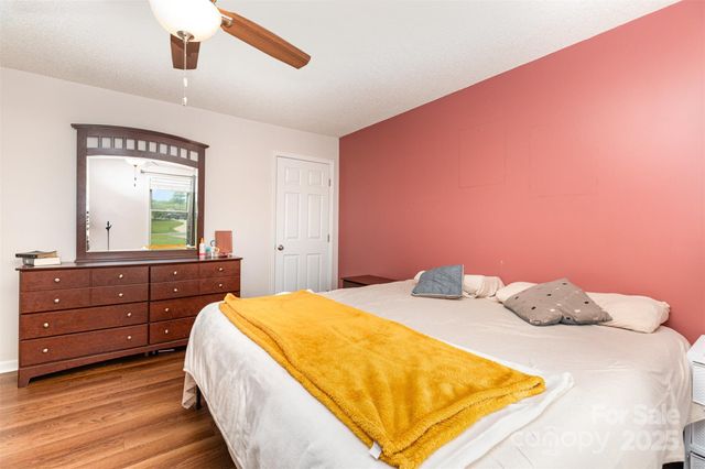 3049 Stablegate Drive, Gastonia, NC 28052