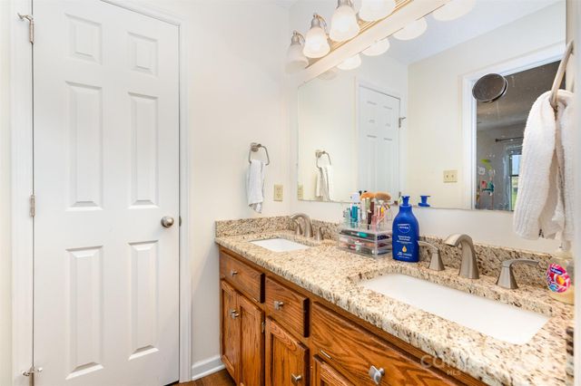 3049 Stablegate Drive, Gastonia, NC 28052