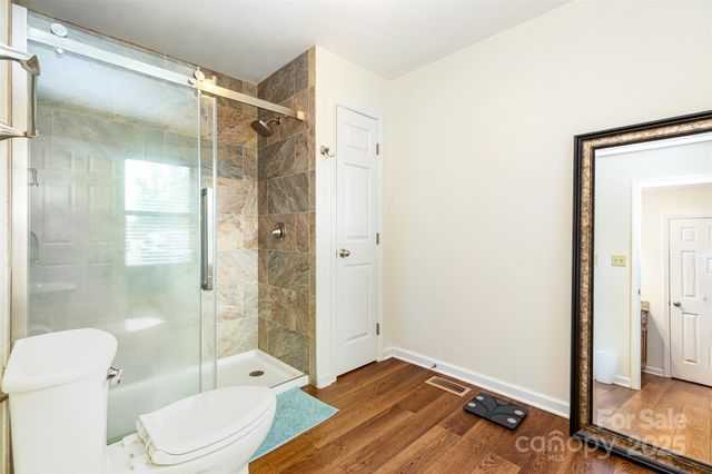 3049 Stablegate Drive, Gastonia, NC 28052