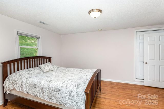 3049 Stablegate Drive, Gastonia, NC 28052