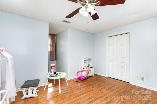 3049 Stablegate Drive, Gastonia, NC 28052