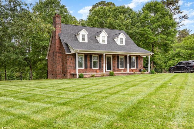 3049 Stablegate Drive, Gastonia, NC 28052
