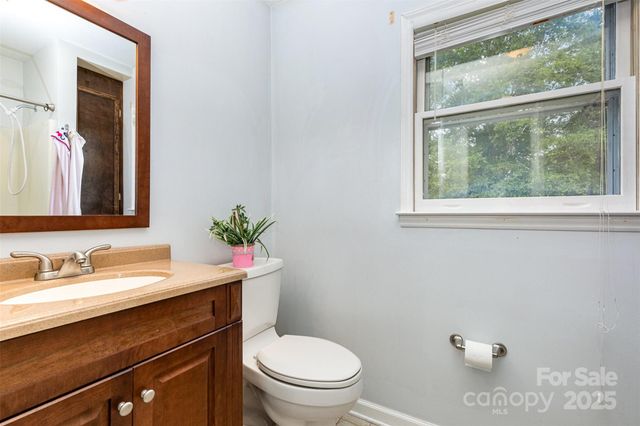 3049 Stablegate Drive, Gastonia, NC 28052