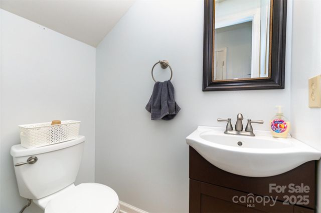 3049 Stablegate Drive, Gastonia, NC 28052