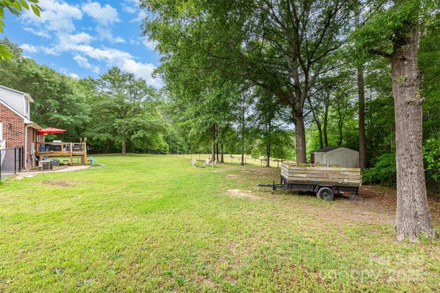 3049 Stablegate Drive, Gastonia, NC 28052