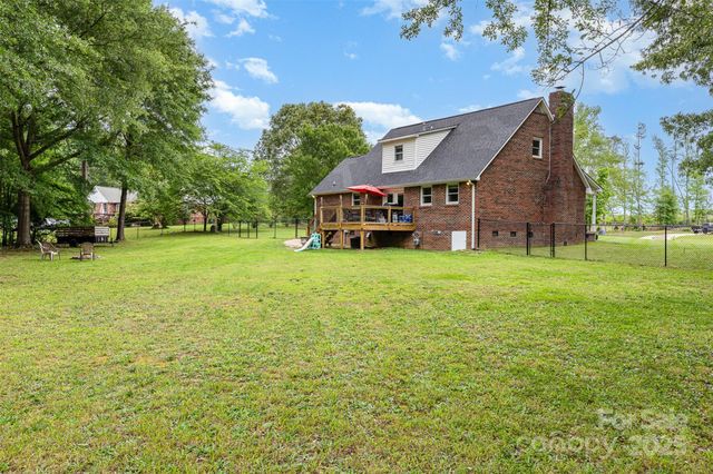 3049 Stablegate Drive, Gastonia, NC 28052