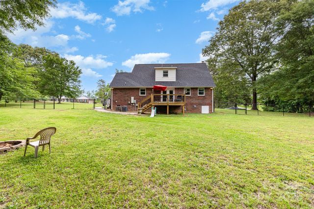 3049 Stablegate Drive, Gastonia, NC 28052