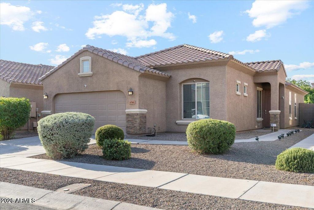6748 W CHARTER OAK Road, Peoria, AZ 85381 — photo 2