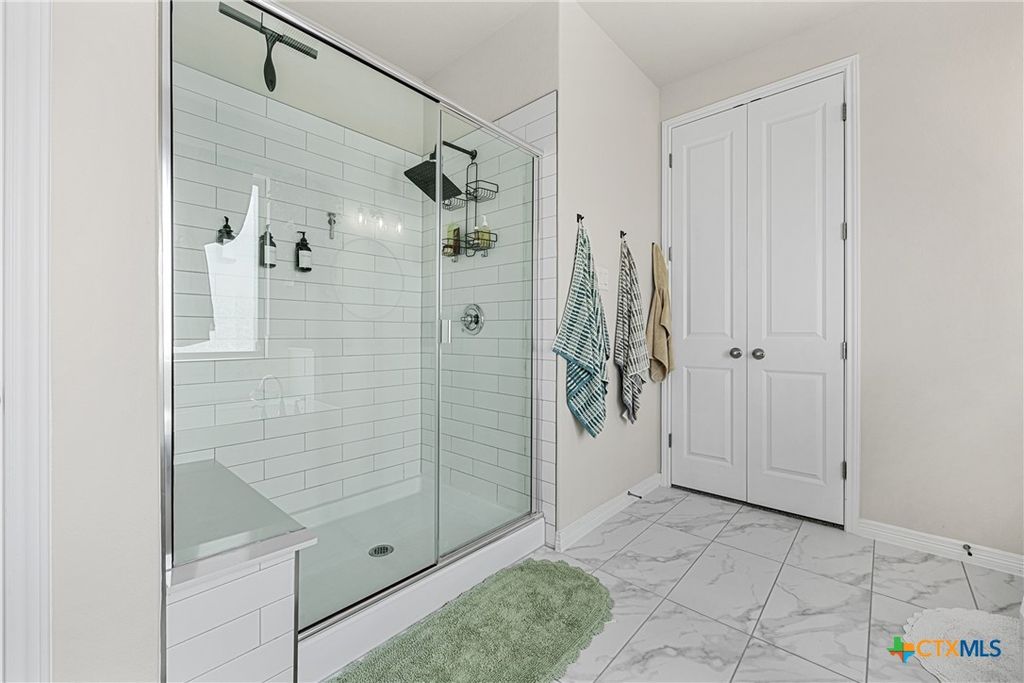 Image 18 of property listing at 341 Alicante Lane, Liberty Hill, TX 78642