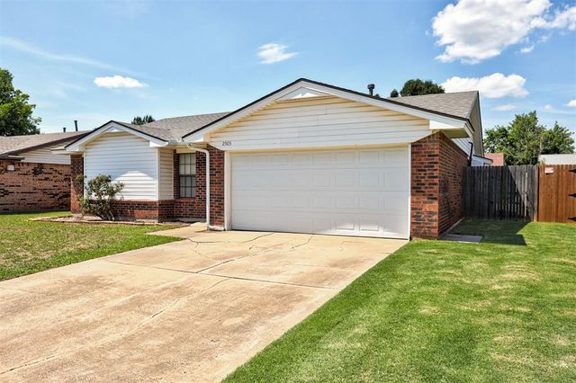 2505 Greenfield Drive, Edmond, OK 73012