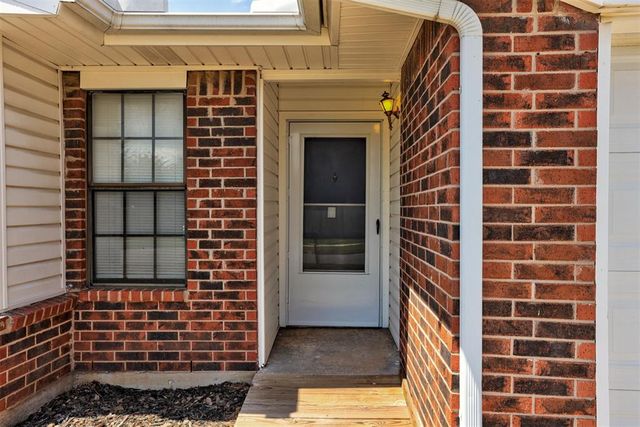 2505 Greenfield Drive, Edmond, OK 73012