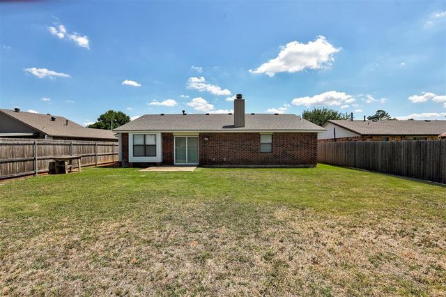 2505 Greenfield Drive, Edmond, OK 73012