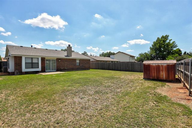 2505 Greenfield Drive, Edmond, OK 73012