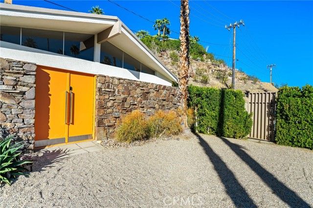 2499 S Palm Canyon, Palm Springs, CA 92264