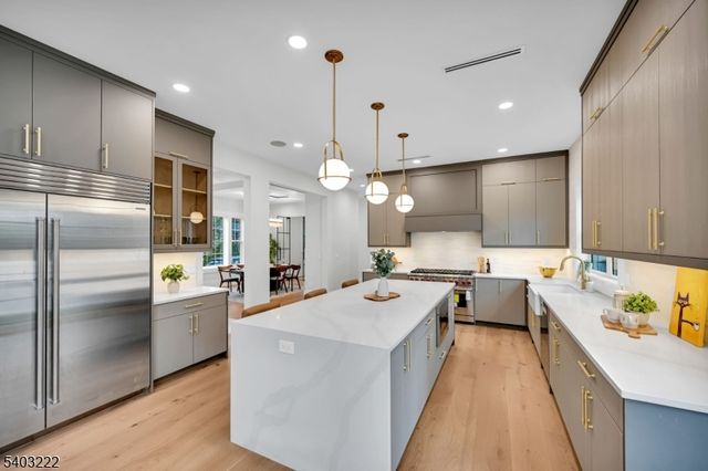 4 Athens Rd, Millburn Twp., NJ 07078