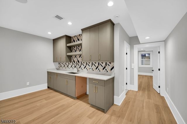 4 Athens Rd, Millburn Twp., NJ 07078