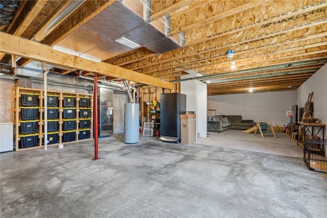 1005 Ashford Drive NE, Cedar Rapids, IA 52402