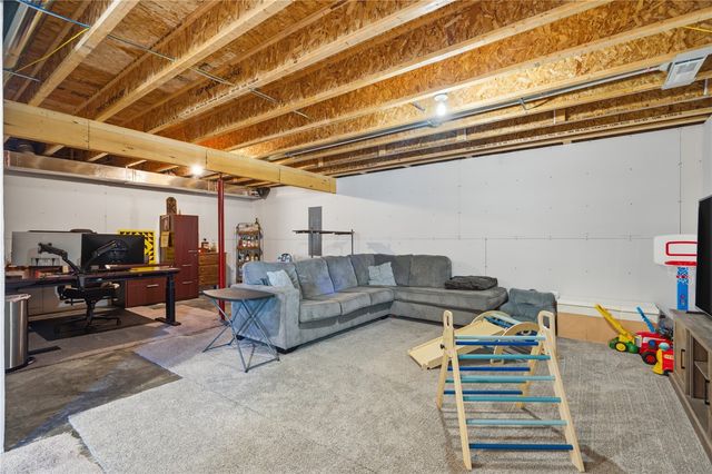 1005 Ashford Drive NE, Cedar Rapids, IA 52402