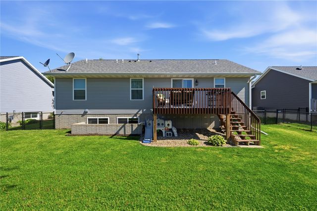 1005 Ashford Drive NE, Cedar Rapids, IA 52402