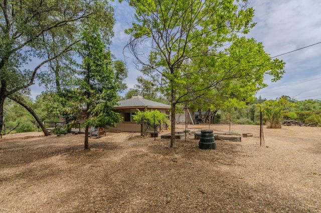 3011 Golden Gate Dr, San Andreas, CA 95249