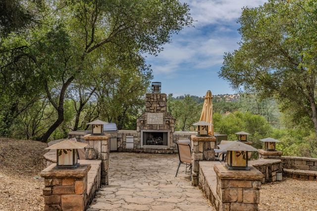 3011 Golden Gate Dr, San Andreas, CA 95249