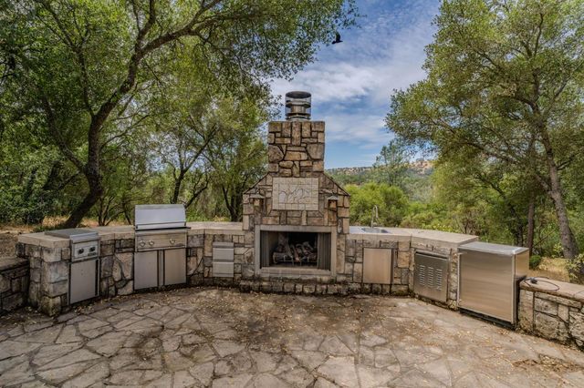 3011 Golden Gate Dr, San Andreas, CA 95249