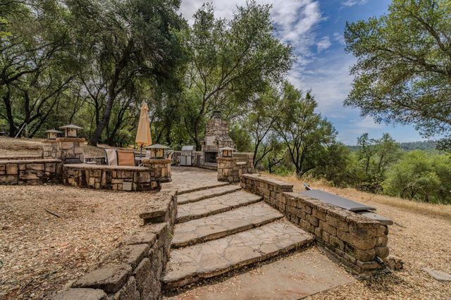 3011 Golden Gate Dr, San Andreas, CA 95249