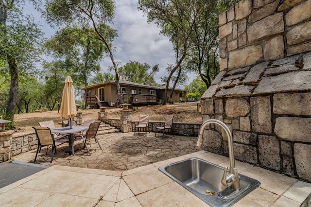 3011 Golden Gate Dr, San Andreas, CA 95249
