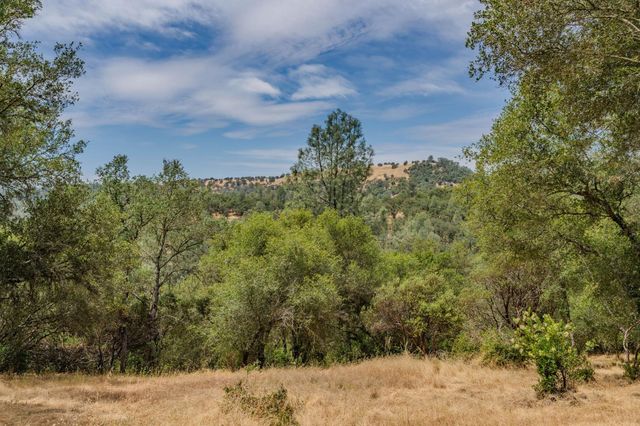 3011 Golden Gate Dr, San Andreas, CA 95249