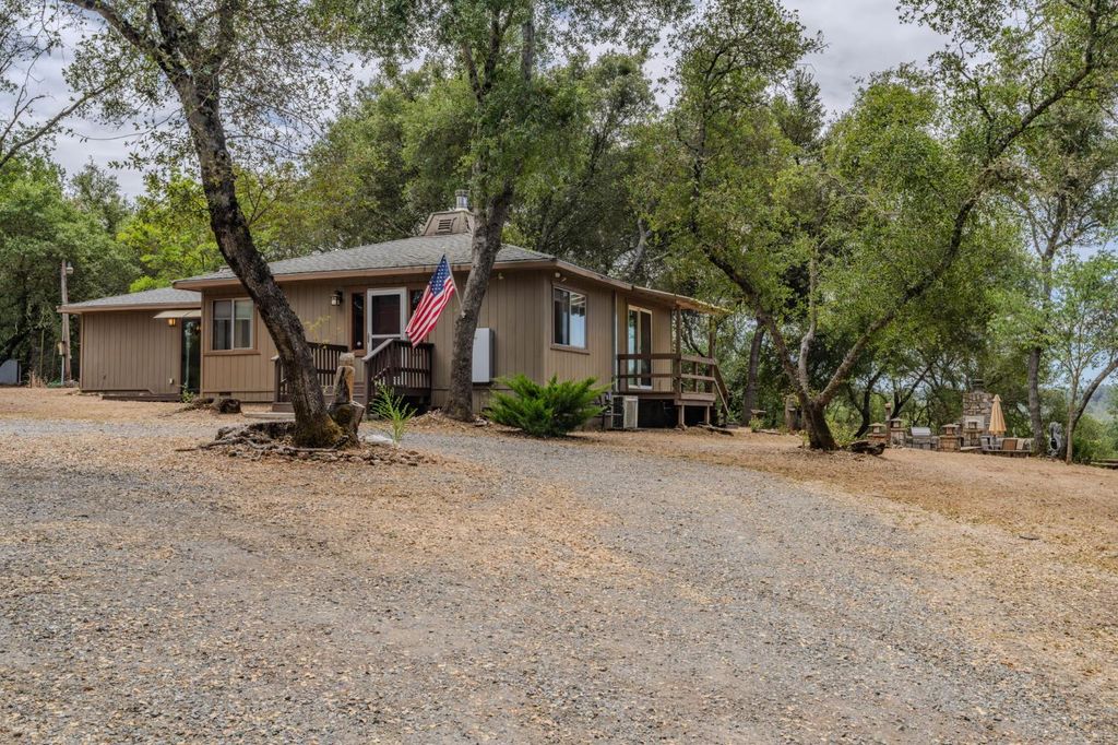 3011 Golden Gate Dr, San Andreas, CA 95249