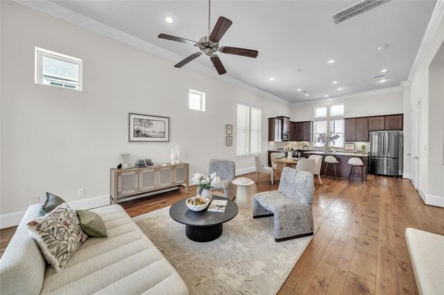 9443 Fannin Street, Houston, TX 77045