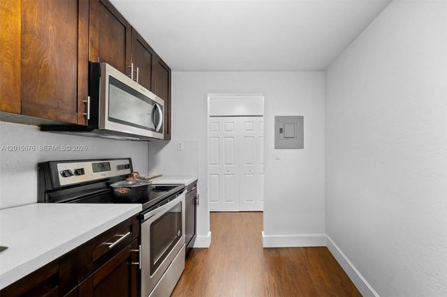 1800 Sans Souci 332 332, North Miami, FL 33181