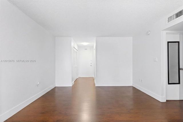 1800 Sans Souci 332 332, North Miami, FL 33181