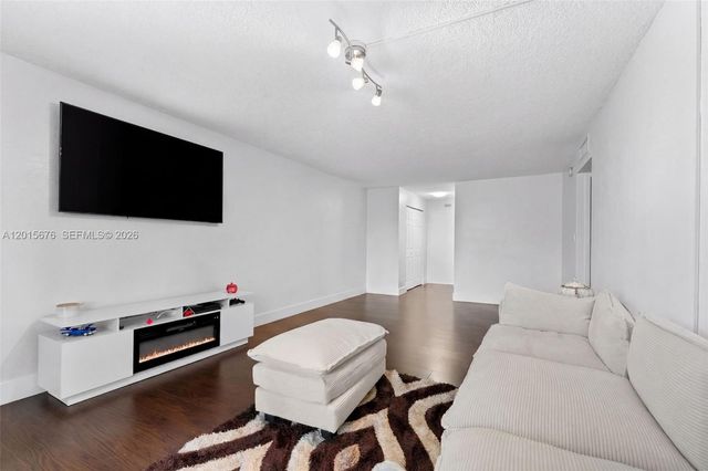 1800 Sans Souci 332 332, North Miami, FL 33181