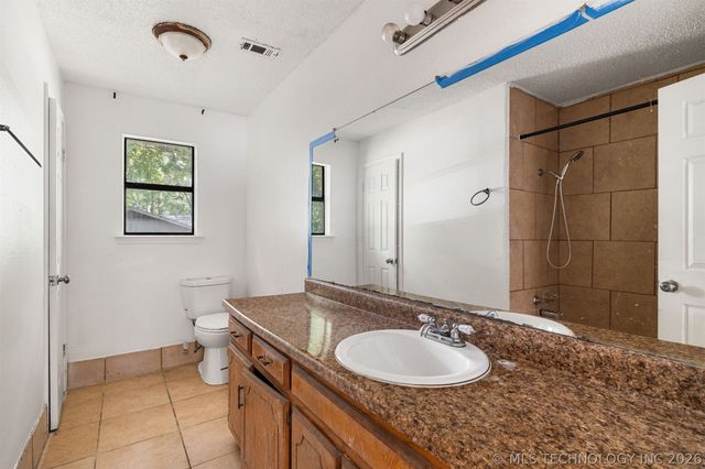 911 S K Street, Hugo, OK 74743