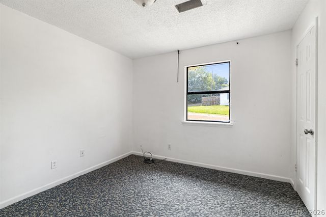 911 S K Street, Hugo, OK 74743