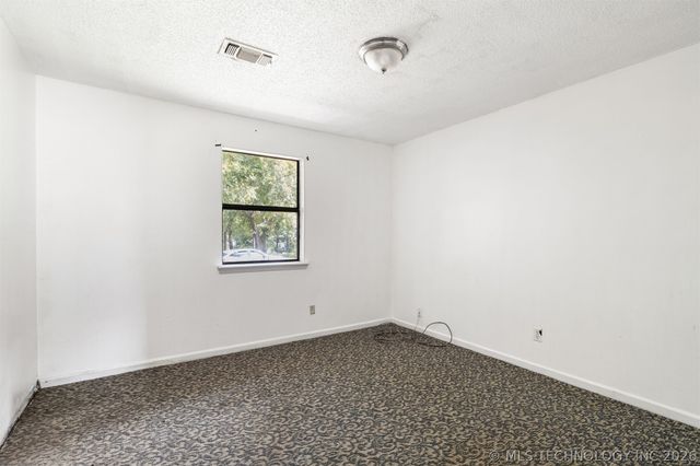 911 S K Street, Hugo, OK 74743