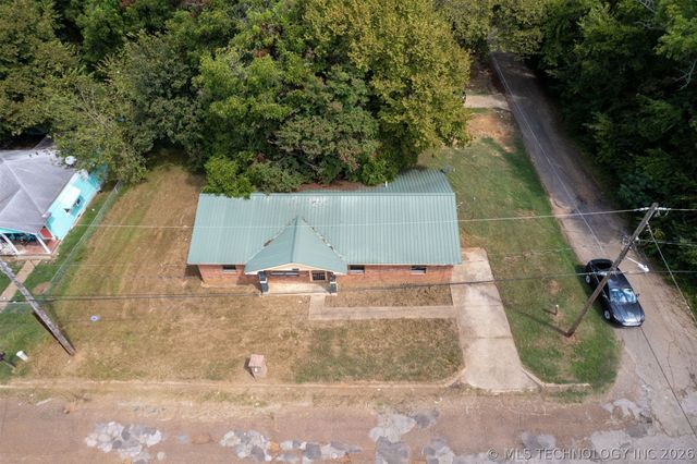 911 S K Street, Hugo, OK 74743